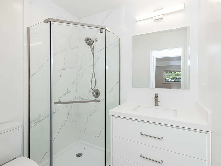 2nd Full Bathroom