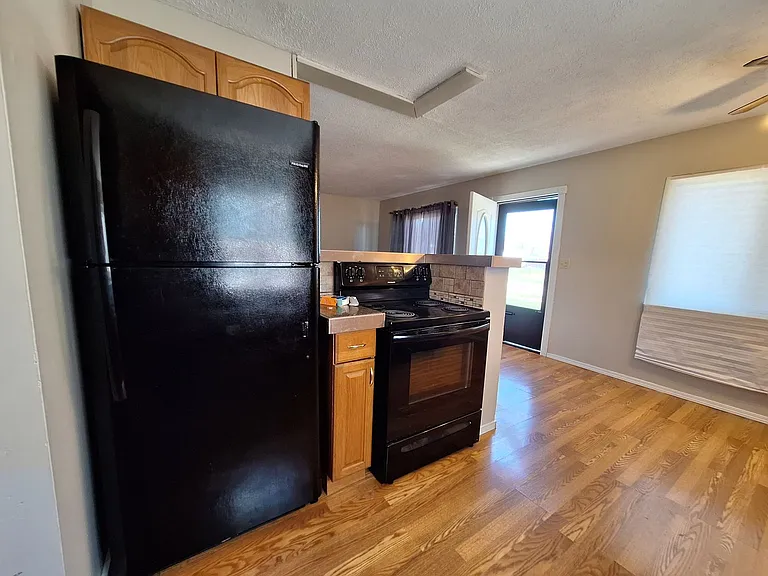 27067 Lawnwood St — Photo 4