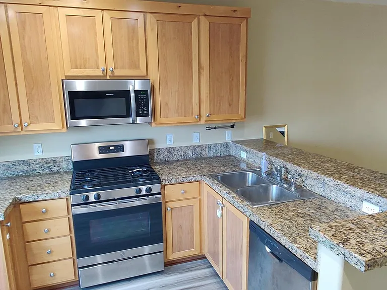 Kitchen with newer appliances