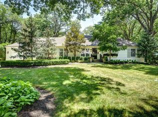 9525 Manor Rd, Leawood, KS 66206