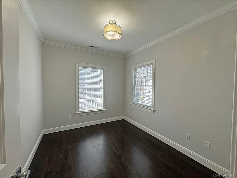 1019 Grove St — Photo 16