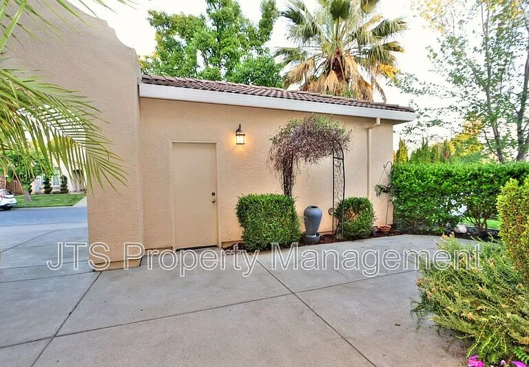 2040 San Esteban Cir — Photo 86