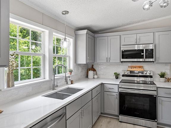 4th image of 2031 Bakers Chapel Rd