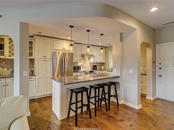 2nd image of 5 Newport Dr APT 6201