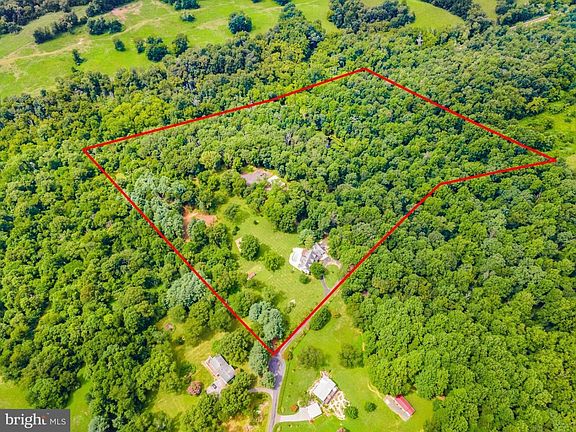 2nd image of 8899 Grasslands Ct