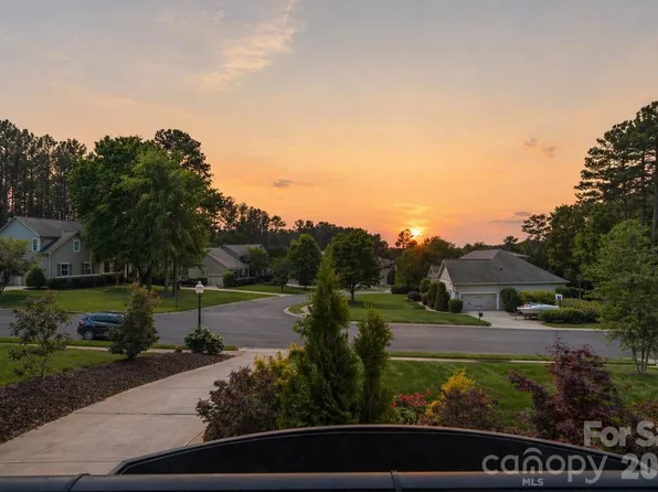 209 Holdsworth Dr, Mount Holly, NC 28120