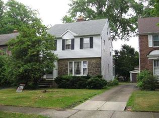 1147 Pennfield Rd, Cleveland Heights, OH 44121