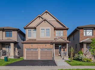 732 Brian Good Ave, Ottawa, ON K4M 0E3