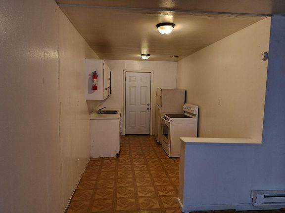 3rd image of 300-5 Rhode Island St SE #2-5
