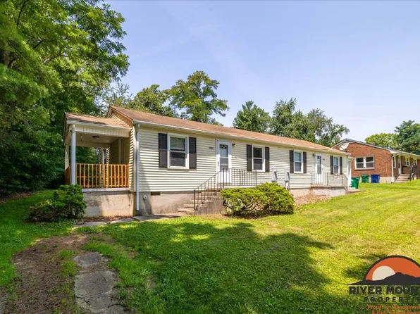 1003 Montgomery St NW, Blacksburg, VA 24060