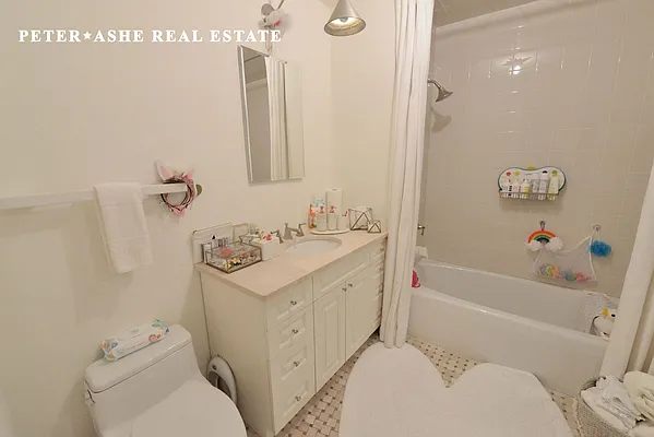 Rented by Peter Ashe | media 16