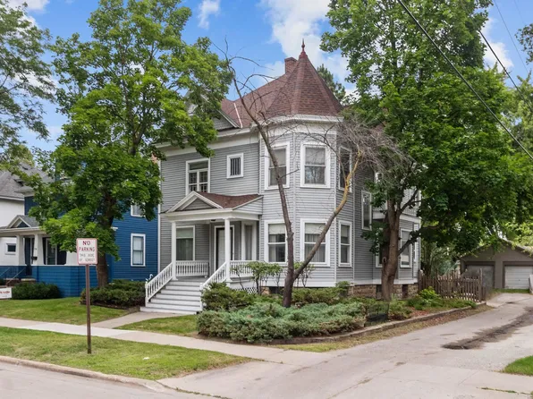 712 Dousman St, Green Bay, WI 54303