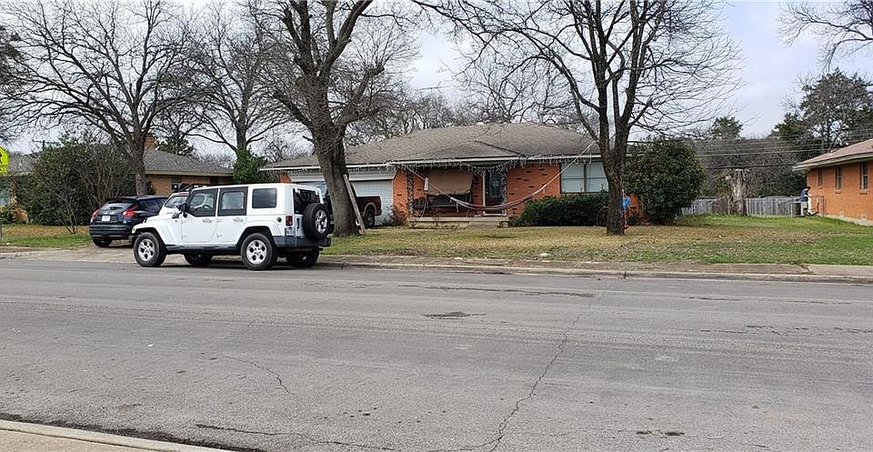 1st image of 723 Green Cove Ln