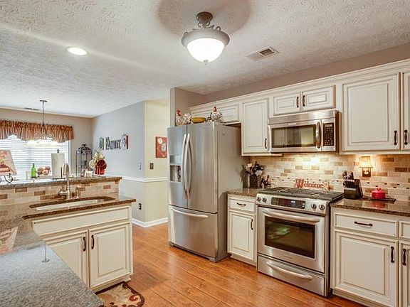 5th image of 3625 Sweet Breeze Way