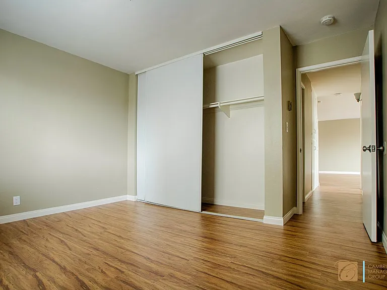 Lexington Gardens — Photo 17