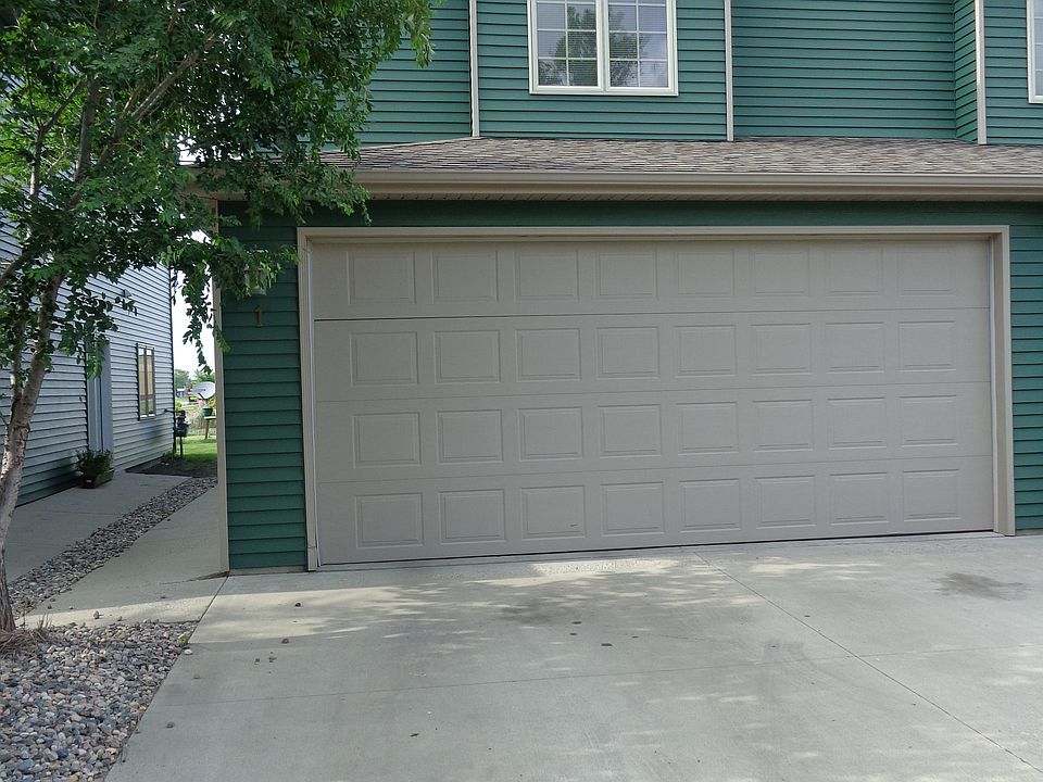 1st image of 830 37th Ave S APT 1