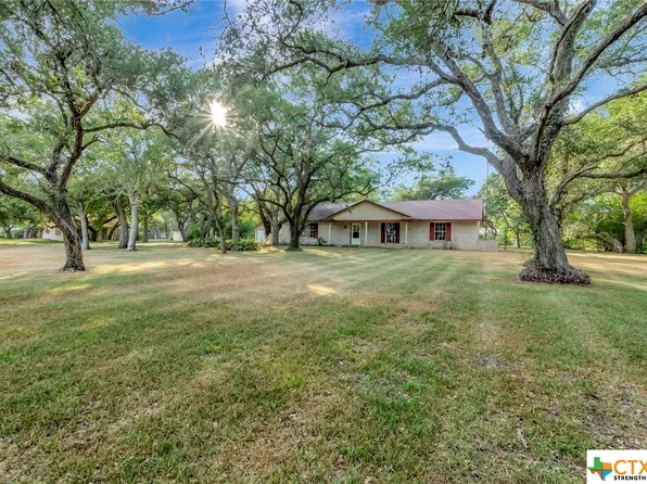 188 Cavalry Rd, Victoria, TX 77905