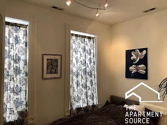 1847 S Loomis St #2 — Photo 8