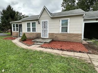 11420 Moore St, Romulus, MI 48174