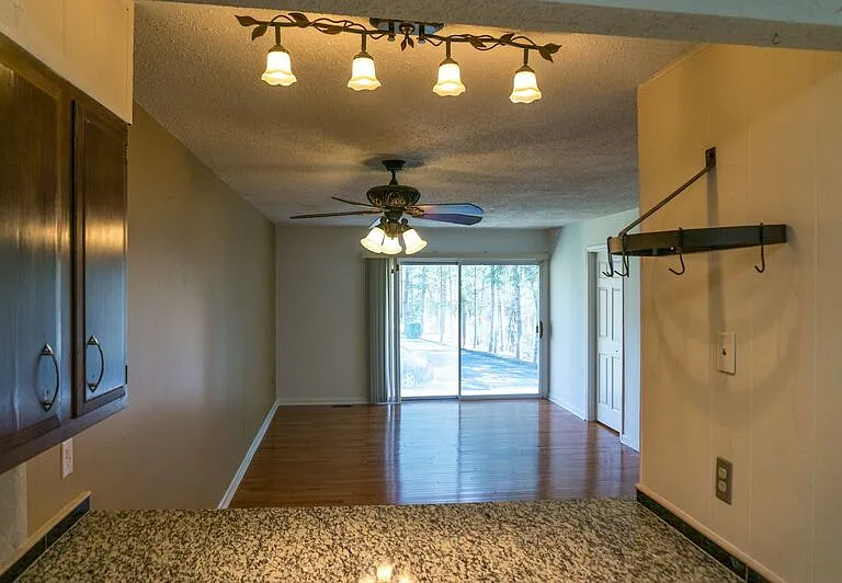 137 Colony Dr — Photo 9
