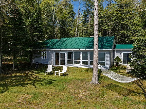 2nd image of 4658 Lakeview Dr