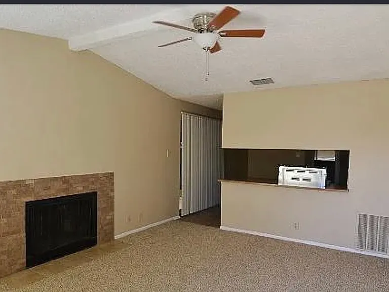 9611 Bratton Dr — Photo 4