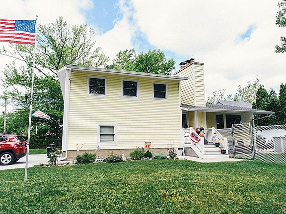 2nd image of 153 Pacific Ave