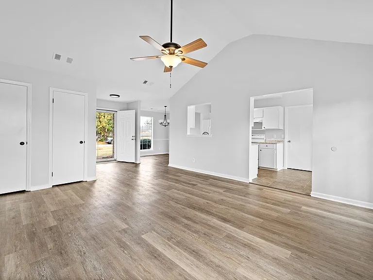 104 Forestay Ct — Photo 8