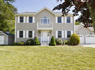 10 Oak Hollow Ln, Charlestown, RI 02813