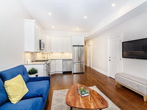 3rd image of 249 Lexington St #1