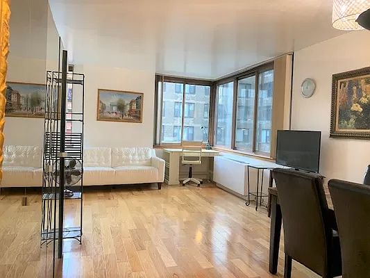 1st image of 235 E 40th St APT 12H