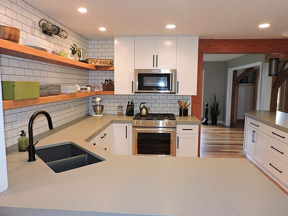 5th image of 671 Vivian Ct