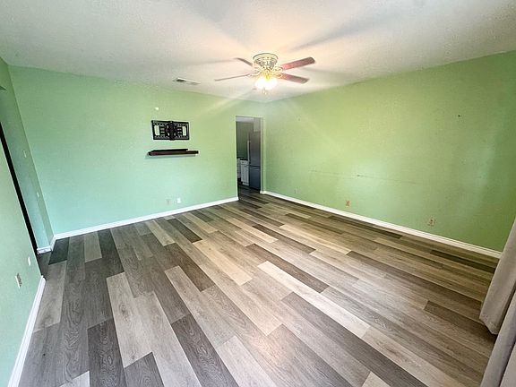 2nd image of 3509 Park Ln