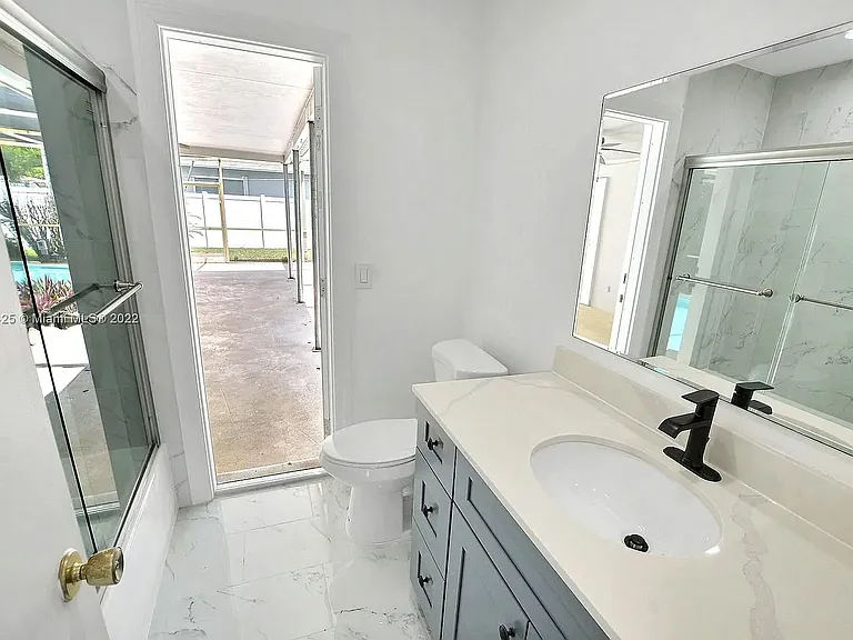 5300 SW 7th St — Photo 26