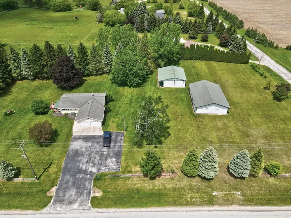 W5722 Garton ROAD, Plymouth, WI 53073