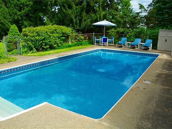2nd image of 2529 Royalview Dr