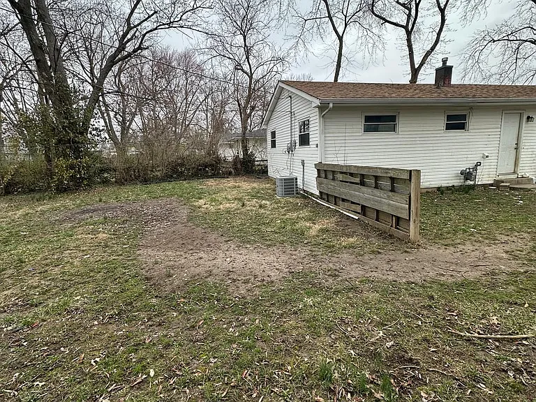 3330 Laurel St — Photo 17