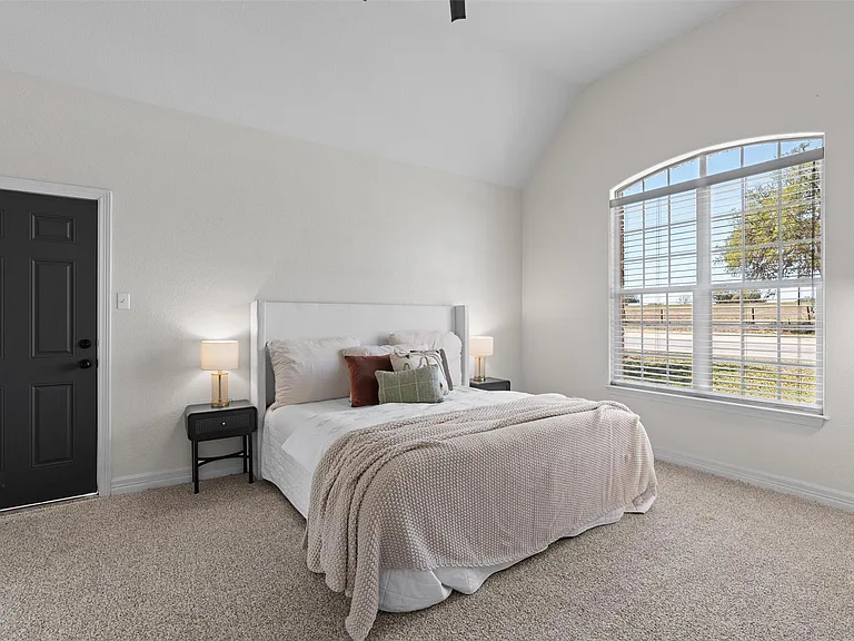 312 Country Club Dr — Photo 16