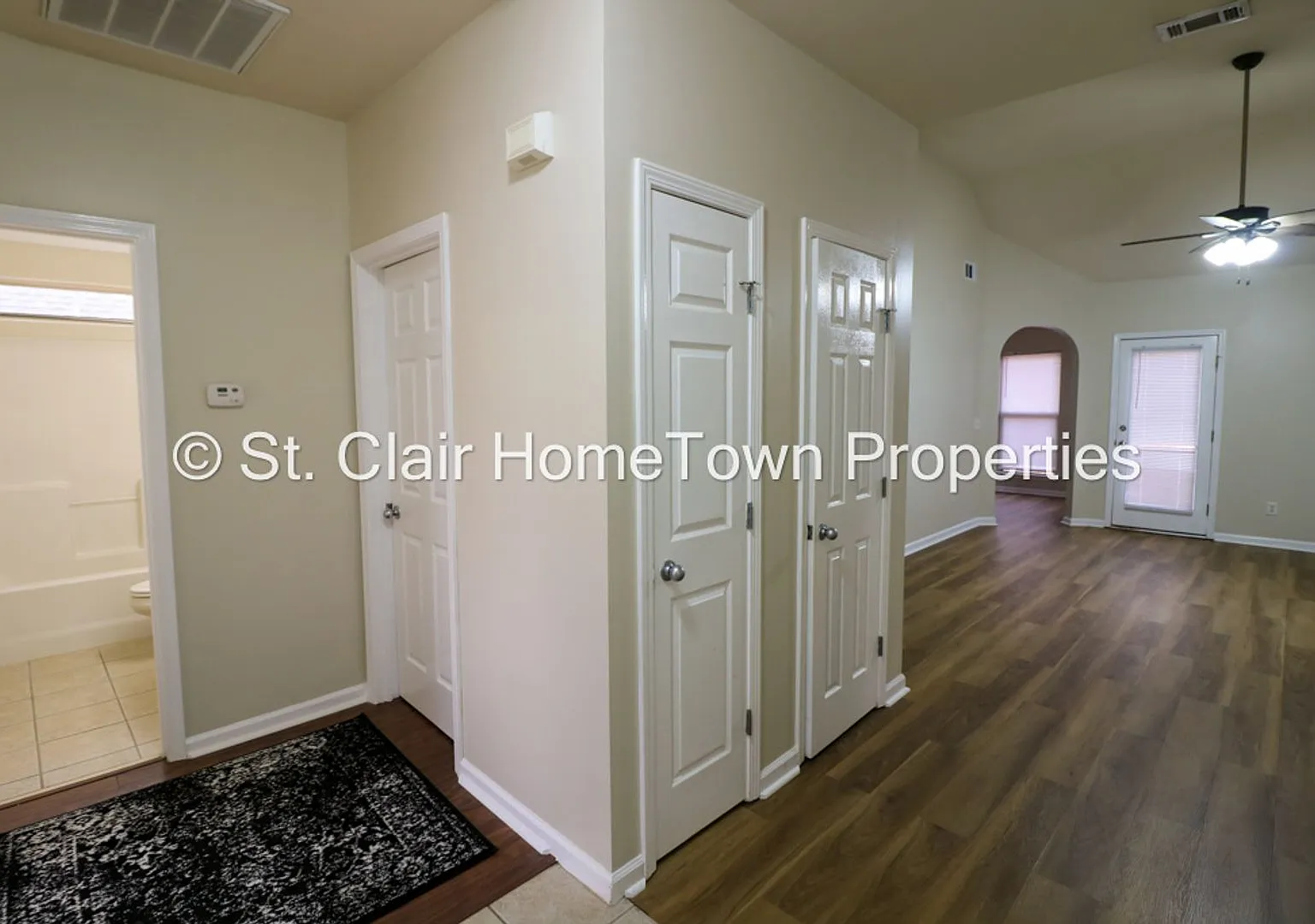 Family Home in Fox Hollow — Photo 3