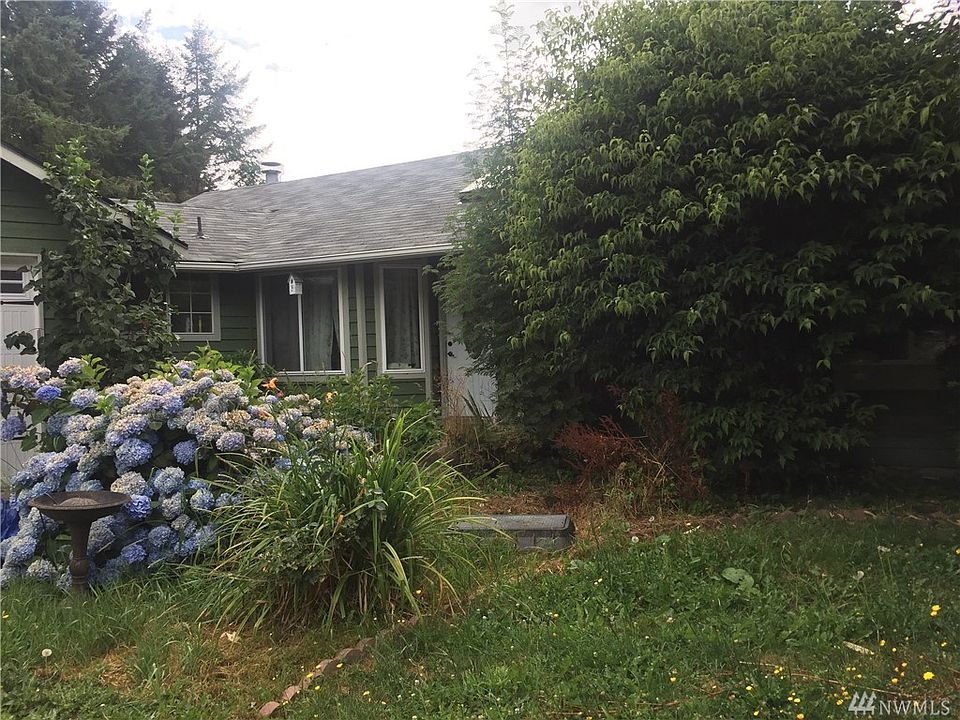 1st image of 629 Acorn Ct SE