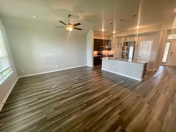 3rd image of 1938 Bayou Wood Ln