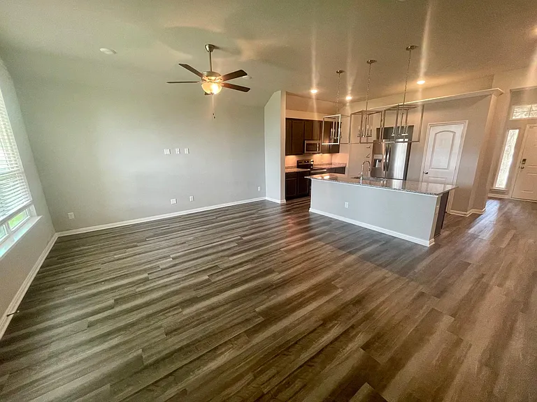 1938 Bayou Wood Ln — Photo 3