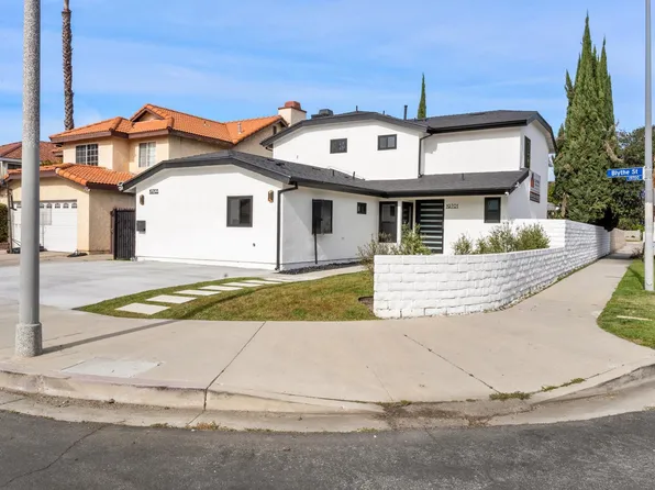 19701 Blythe St, Winnetka, CA 91306