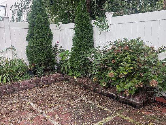 5th image of 559 Prospect Ave #1