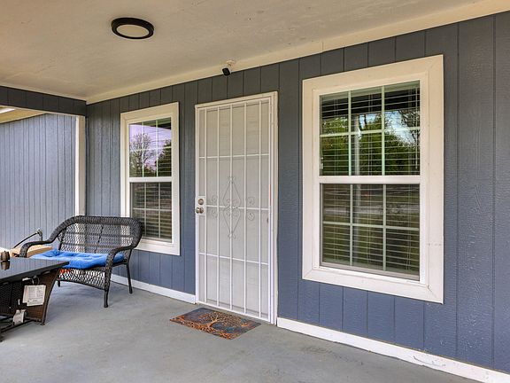 3rd image of 3060 Collier Road