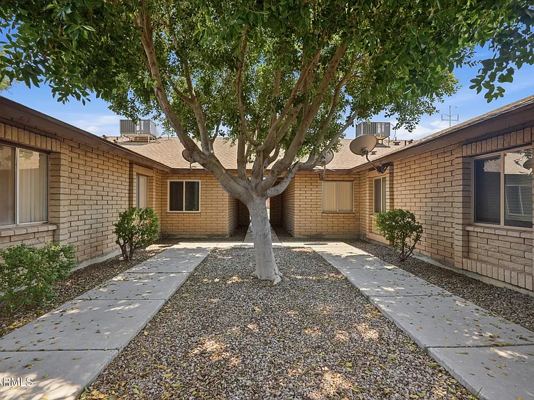 126 W Loma Vista Dr #101 — Photo 30