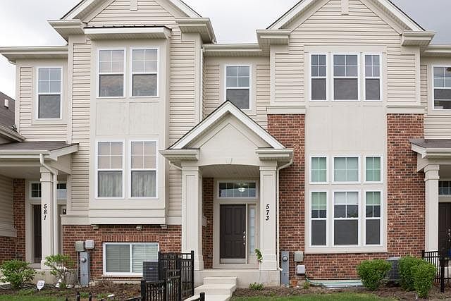 1st image of 573 Plaza Pl