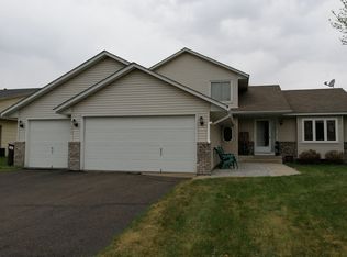 11115 Brittany Dr, Champlin, MN 55316