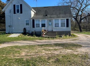 1758 W Fleck Rd, Six Lakes, MI 48886