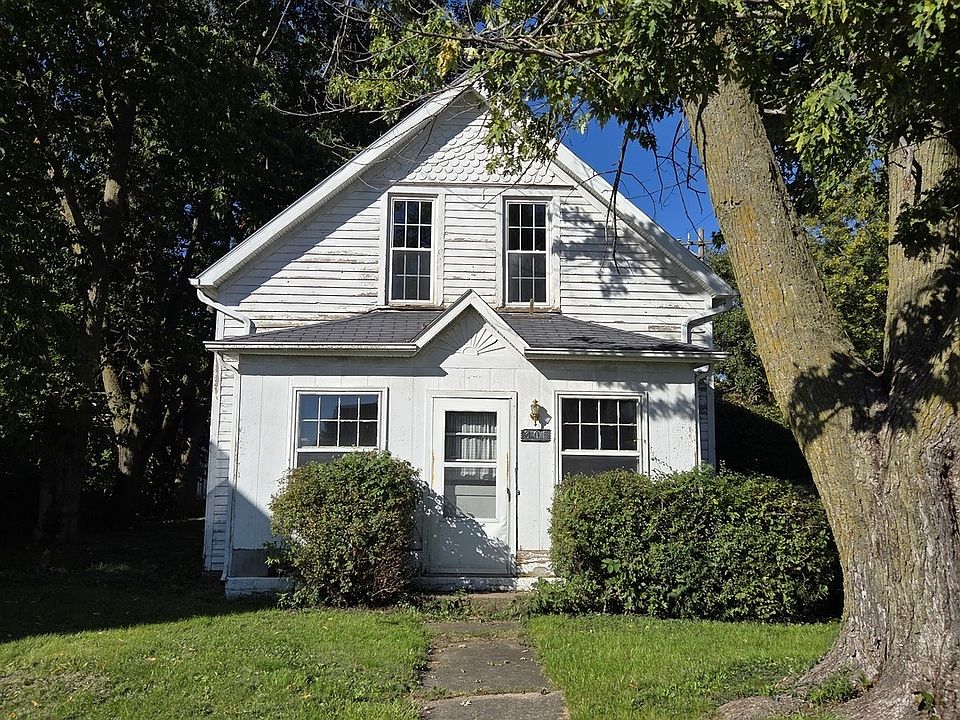 1st image of 301 3rd St